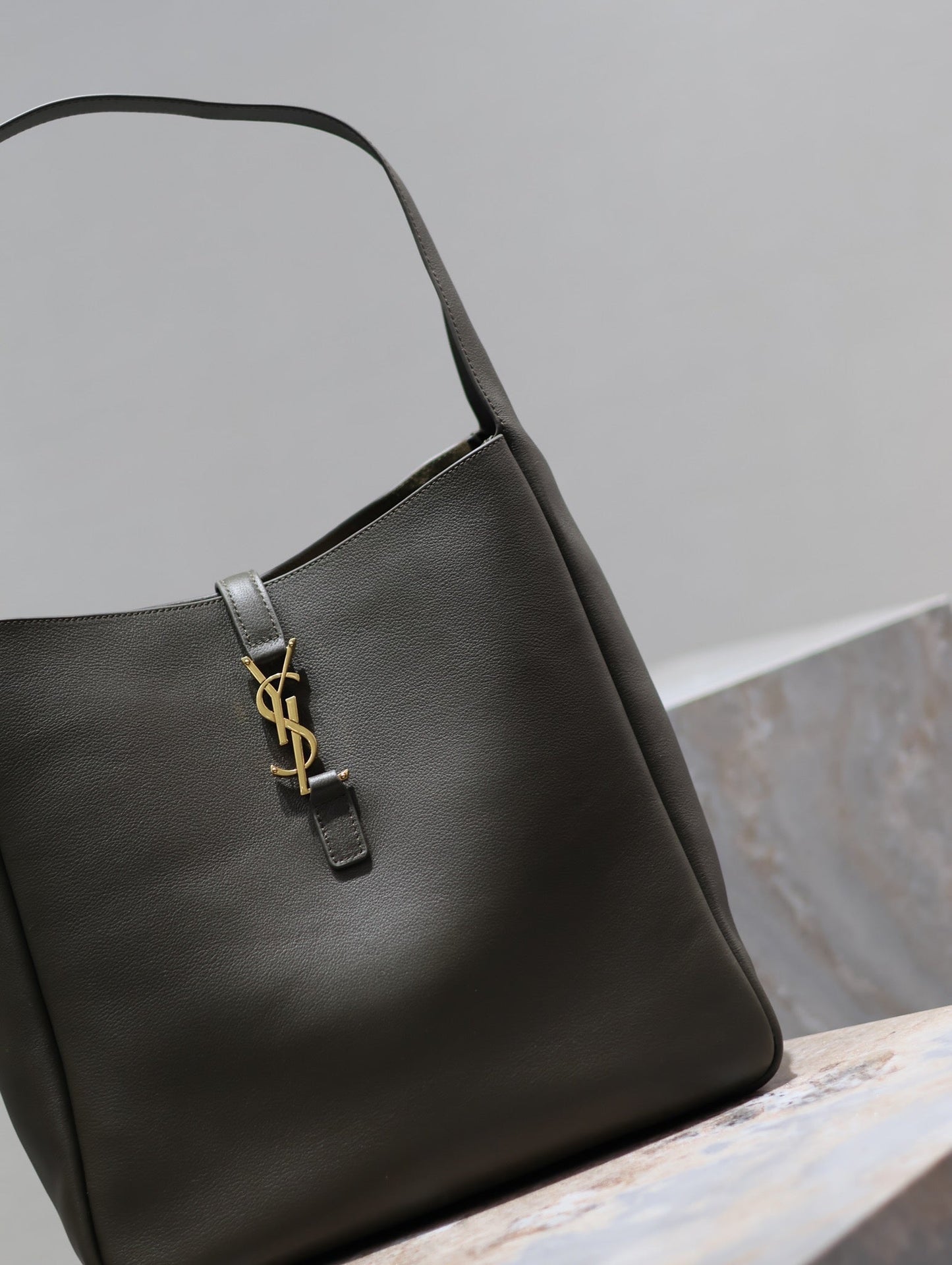 Luxury Saint Laurent LE 5 À 7 LARGE BAG 31 IN KHAKI GREEN LAMBSKIN