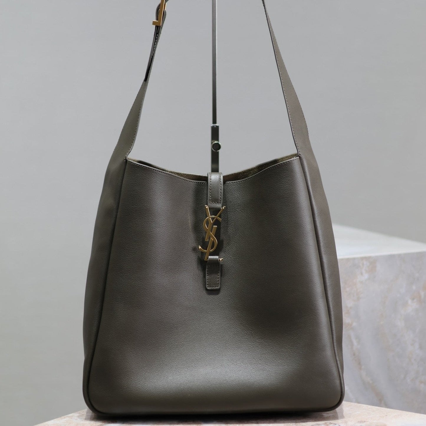 Luxury Saint Laurent LE 5 À 7 LARGE BAG 31 IN KHAKI GREEN LAMBSKIN