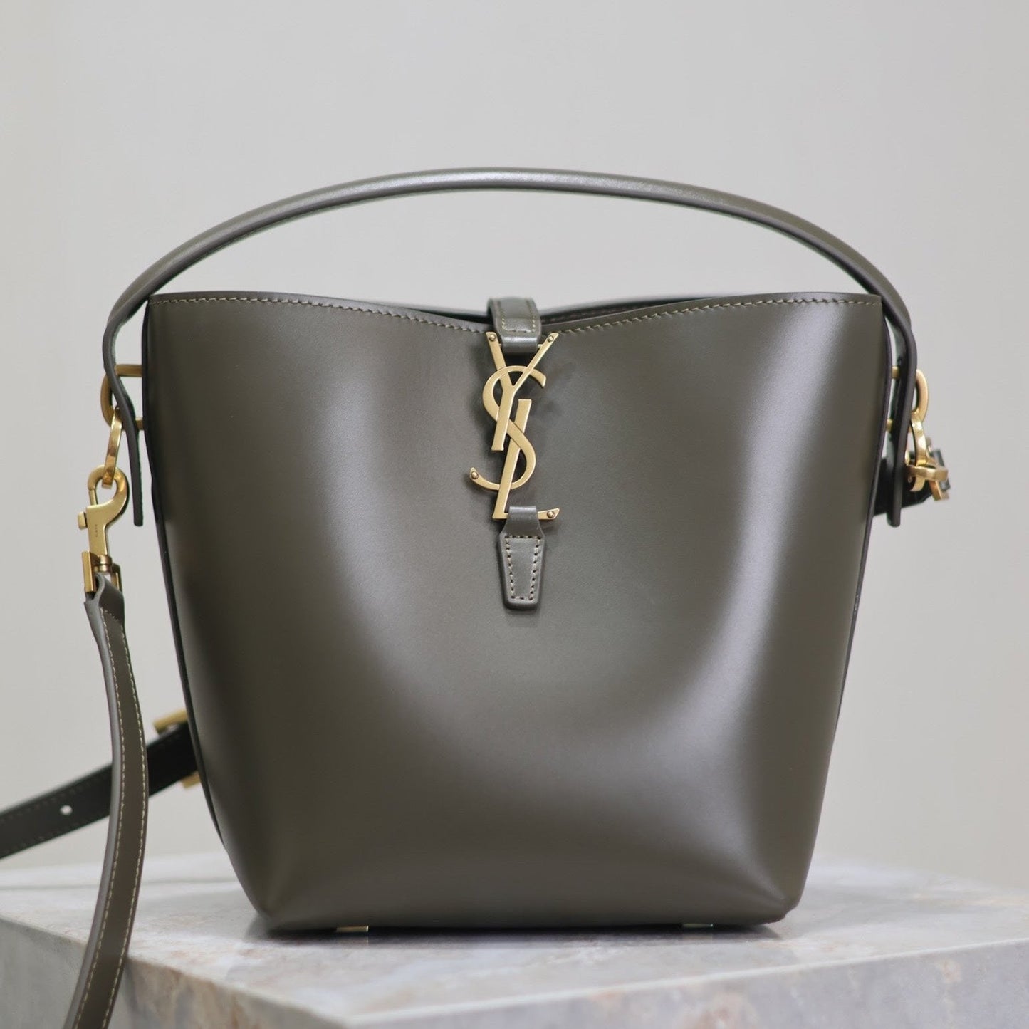 Luxury Saint Laurent LE 37 SMALL BUCKET BAG 20 IN KHAKI GREEN CALFSKIN GOLD HARDWARE