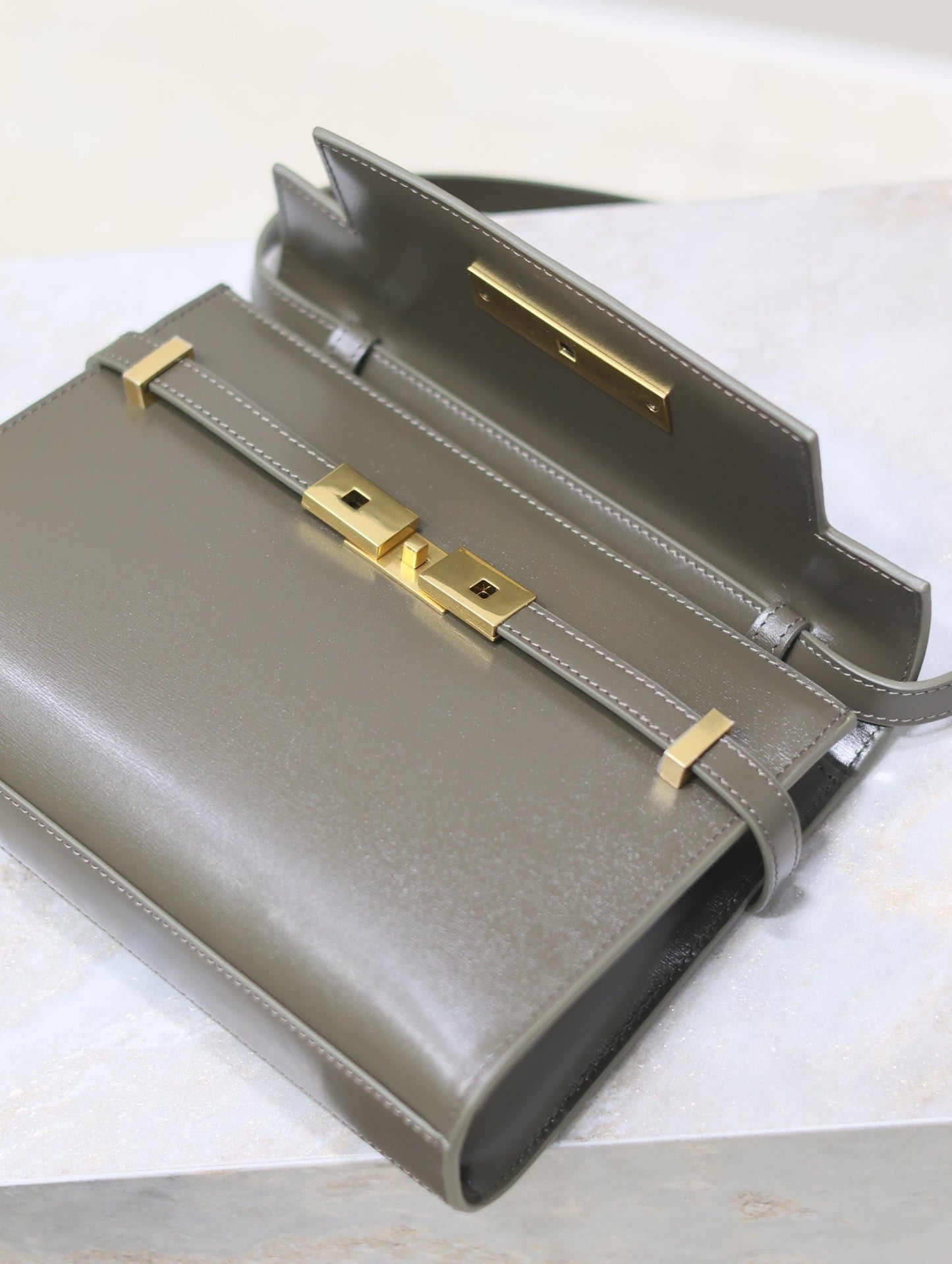 Luxury Saint Laurent MANHATTAN IN BOX SMALL 24 IN KOMBU GREEN CALFSKIN GOLD HARDWARE