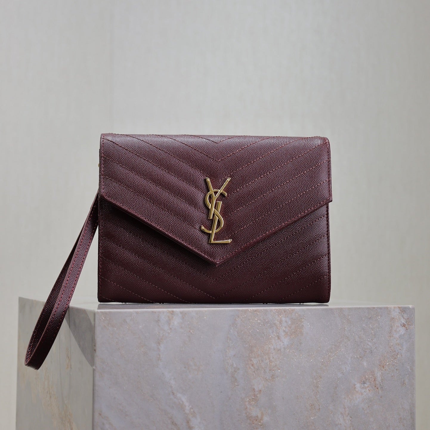 Luxury Saint Laurent CASSANDRE CLUTCH 21 IN BORDEAUX RED LAMBSKIN GOLD HARDWARE