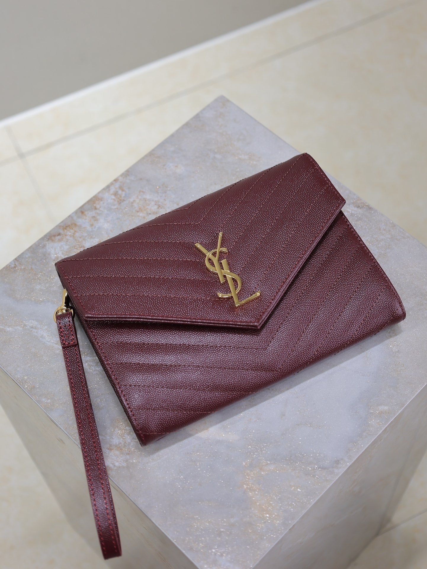 Luxury Saint Laurent CASSANDRE CLUTCH 21 IN BORDEAUX RED LAMBSKIN GOLD HARDWARE