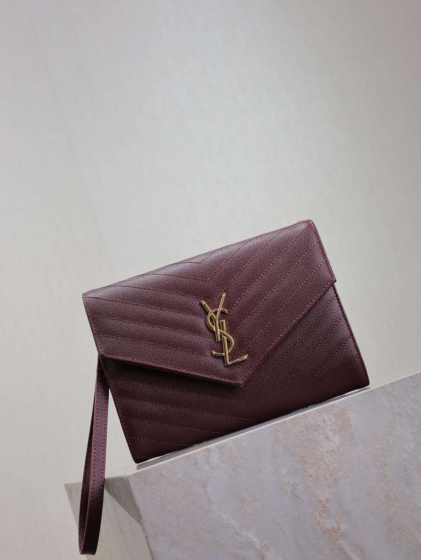 Luxury Saint Laurent CASSANDRE CLUTCH 21 IN BORDEAUX RED LAMBSKIN GOLD HARDWARE