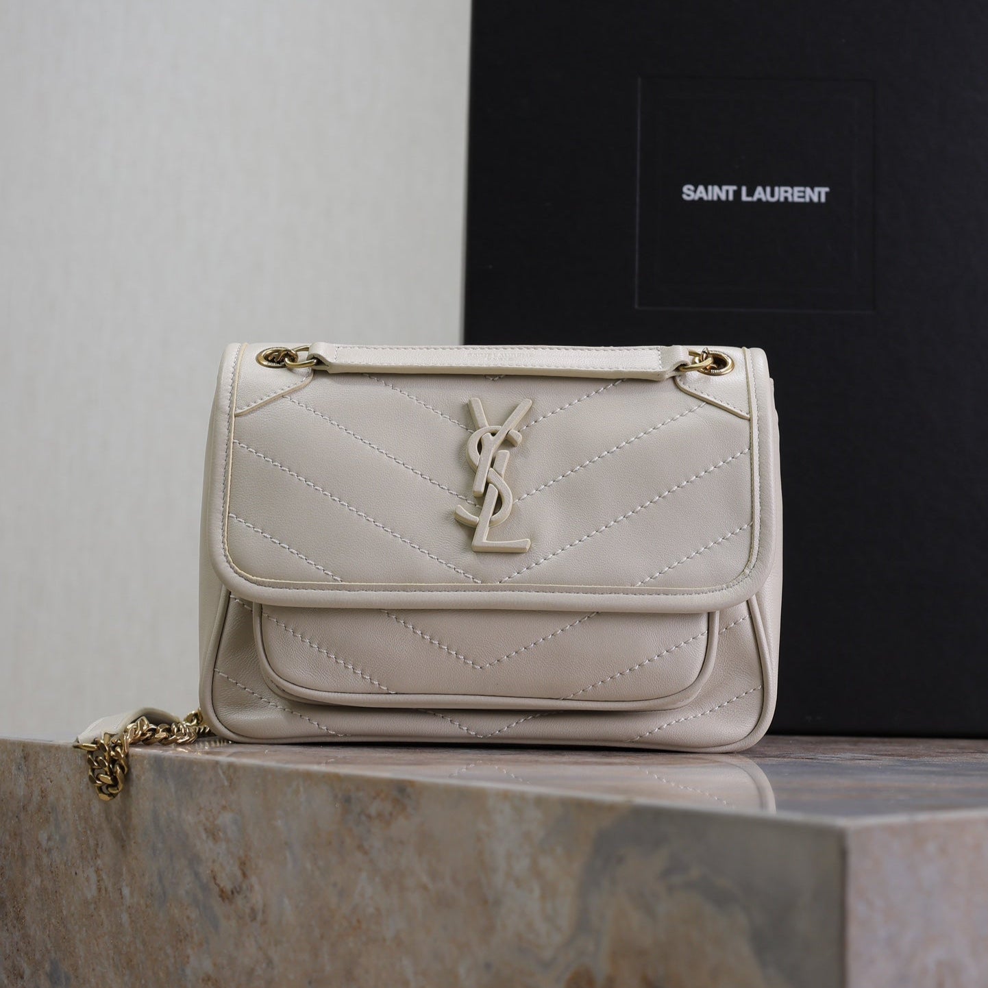 Luxury Saint Laurent NIKI BABY 22 IN RICE WHITE LAMBSKIN GOLD CHAIN