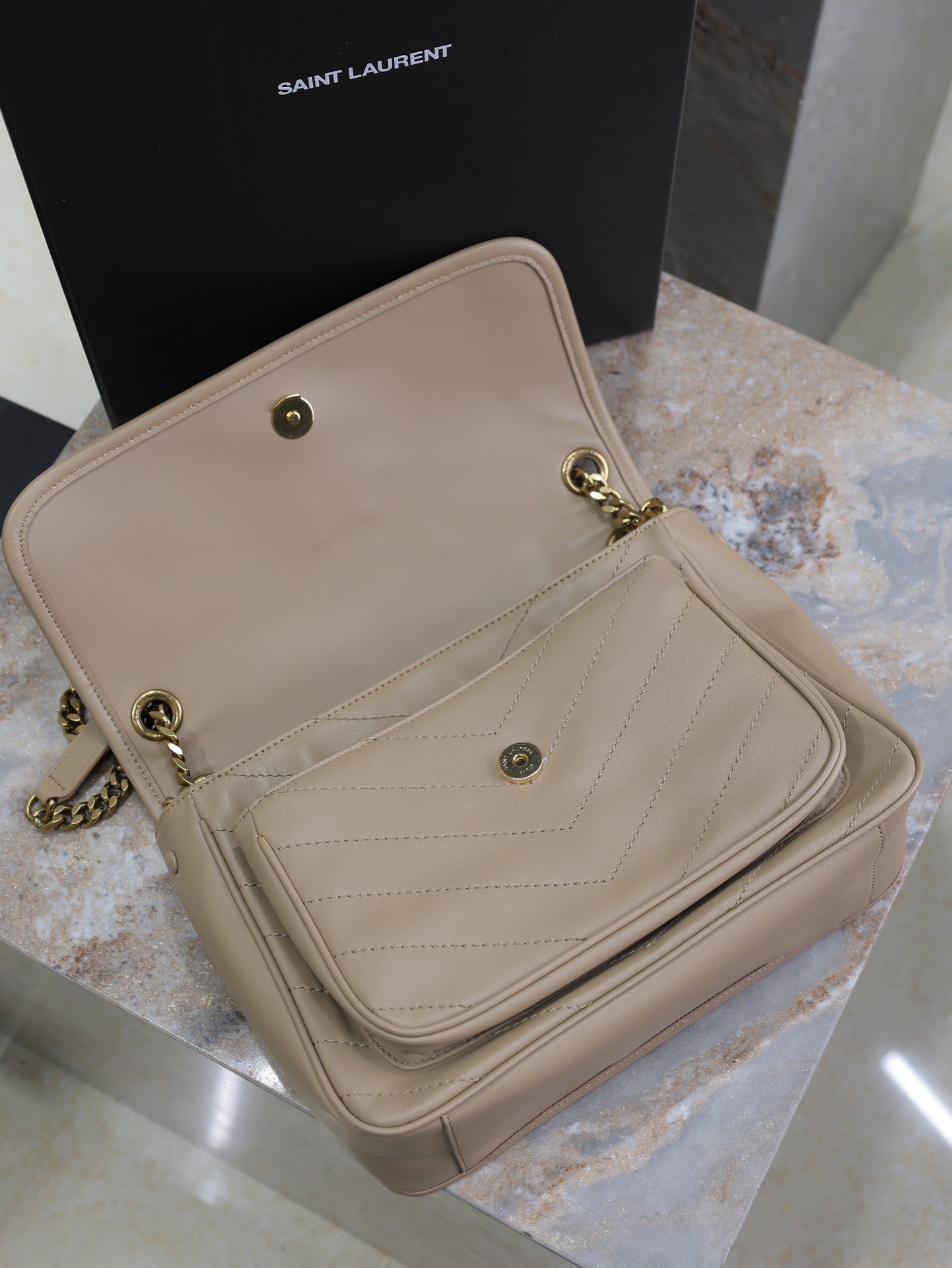 Luxury Saint Laurent NIKI MEDIUM 28 IN LIGHT BROWN LAMBSKIN GOLD CHAIN