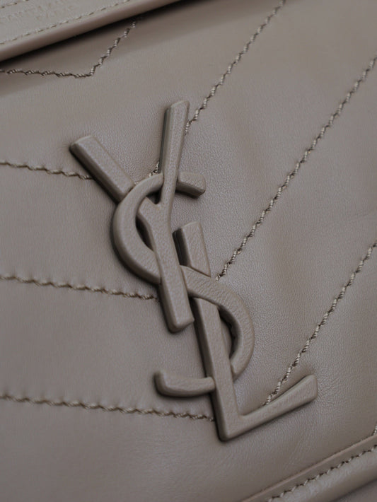 Luxury Saint Laurent NIKI MEDIUM 28 IN LIGHT BROWN LAMBSKIN GOLD CHAIN