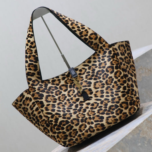 Luxury Saint Laurent LE 5 À 7 BEA TOTE BAG 50 IN LEOPARD PRINT LEATHER GOLD LOGO