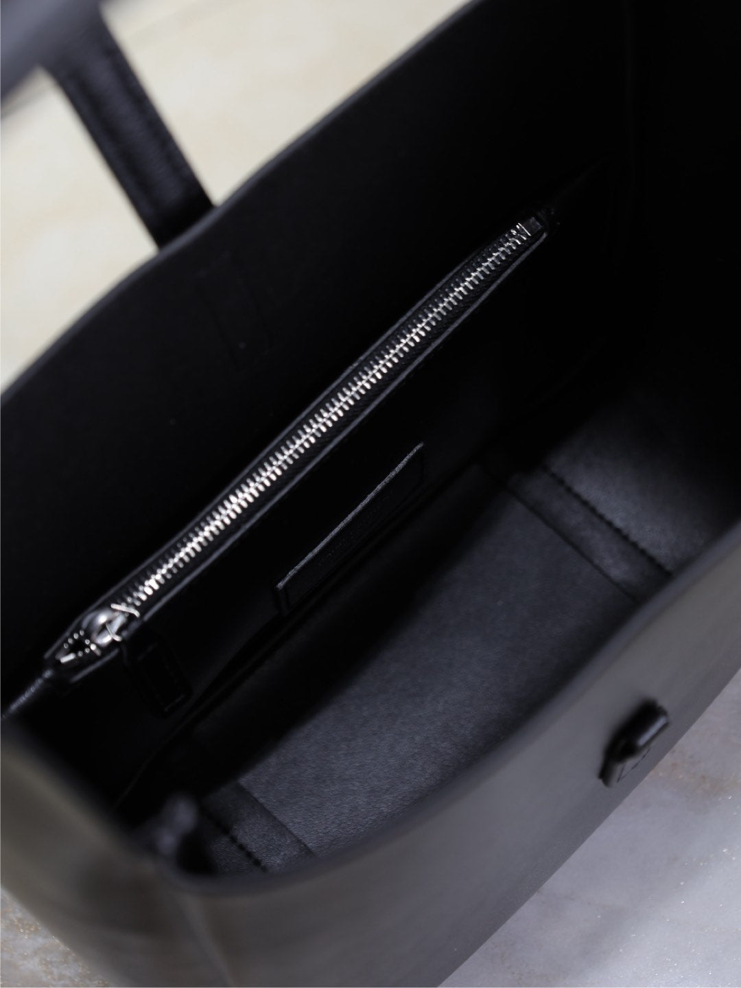 Luxury Saint Laurent LE 5 À 7 SUPPLE BAG 23 IN BLACK CALFSKIN SILVER BUCKLE