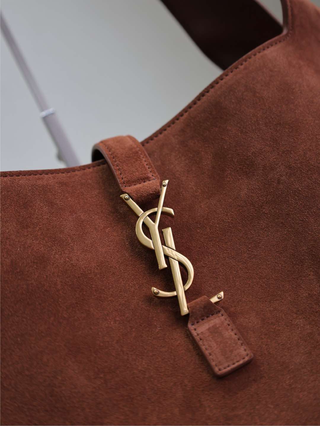 Luxury Saint Laurent LE 5 À 7 BEA TOTE BAG 50 IN RED BROWN SUEDE GOLD LOGO