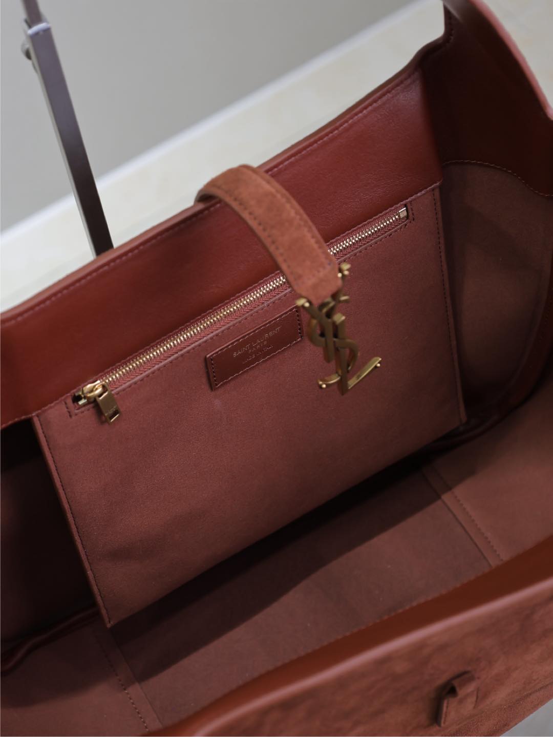 Luxury Saint Laurent LE 5 À 7 BEA TOTE BAG 50 IN RED BROWN SUEDE GOLD LOGO
