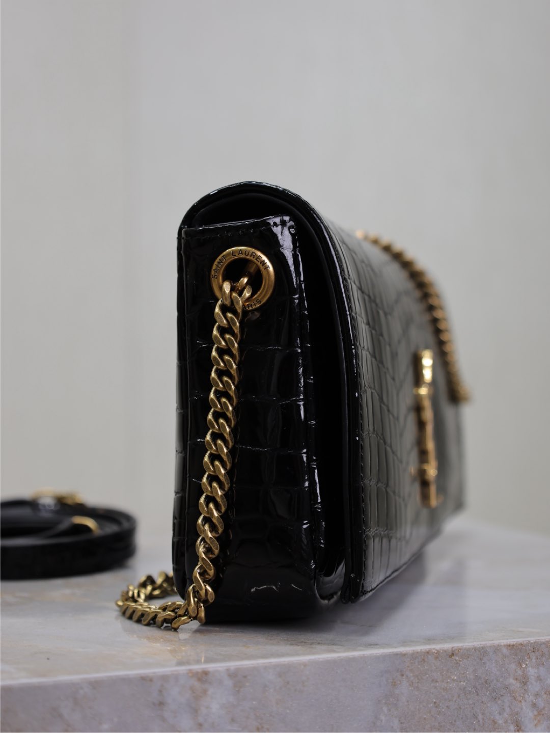 Luxury Saint Laurent KATE 99 MEDIUM BAG 26 IN BLACK CROCODILE-EMBOSSED CALFSKIN COPPER HARDWARE