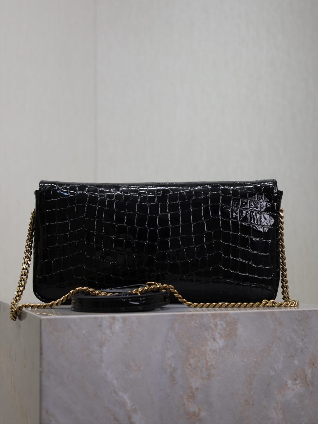Luxury Saint Laurent KATE 99 MEDIUM BAG 26 IN BLACK CROCODILE-EMBOSSED CALFSKIN COPPER HARDWARE