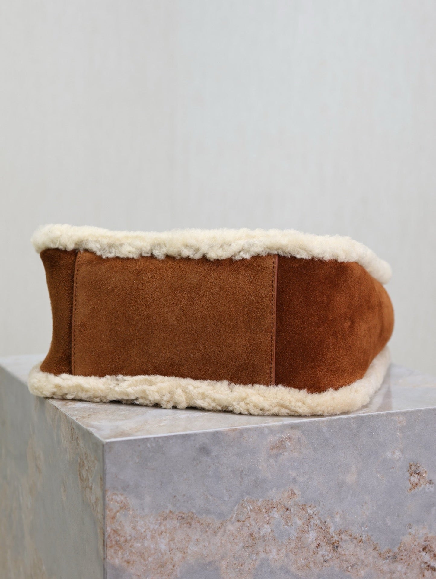 Luxury Saint Laurent LE 5 À 7 SMALL SUPPLE 23 IN AMBER ORANGE SUEDE AND WHITE LAMB FUR TRIM