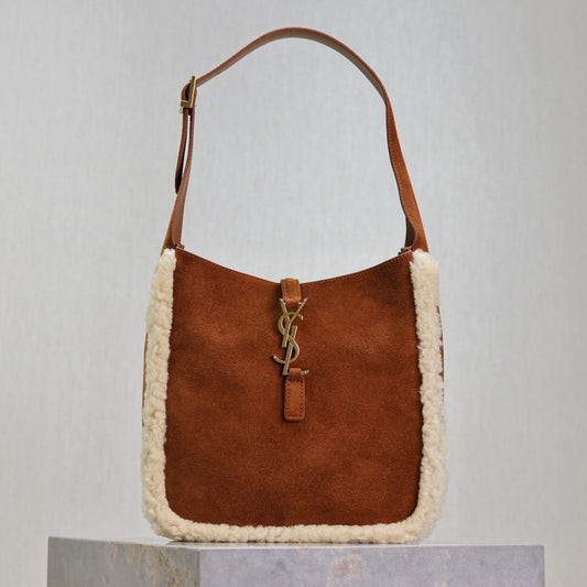 Luxury Saint Laurent LE 5 À 7 SMALL SUPPLE 23 IN AMBER ORANGE SUEDE AND WHITE LAMB FUR TRIM