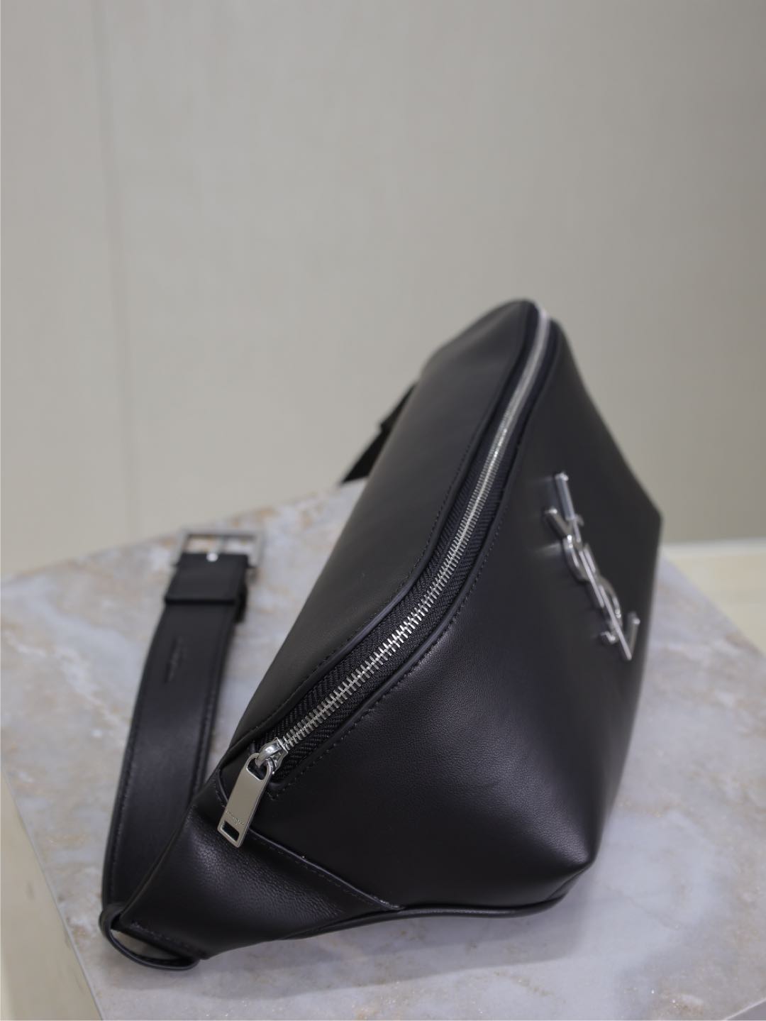 Luxury Saint Laurent CLASSIC CROSSBODY BAG 25 IN BLACK LAMBSKIN SILVER LOGO