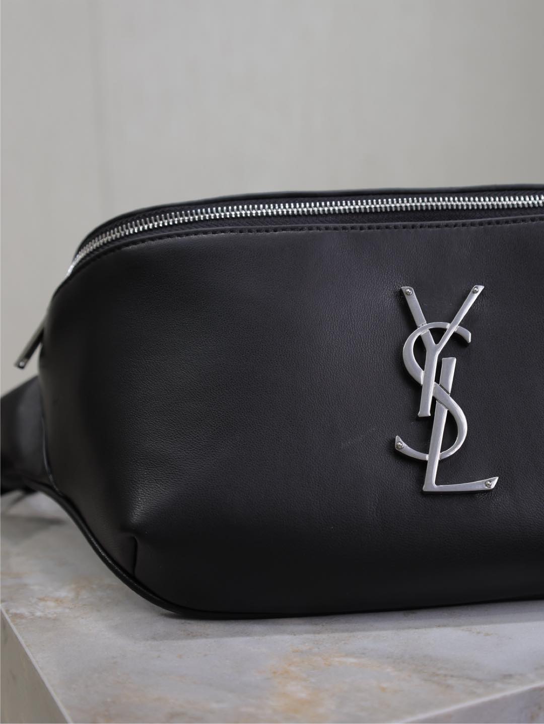 Luxury Saint Laurent CLASSIC CROSSBODY BAG 25 IN BLACK LAMBSKIN SILVER LOGO