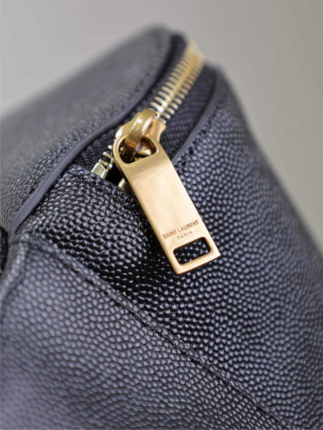 Luxury Saint Laurent CLASSIC CROSSBODY BAG 25 IN BLACK CAVIAR LEATHER GOLD LOGO