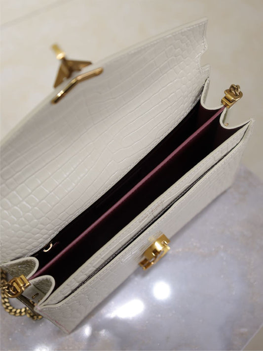 Luxury Saint Laurent CASSANDRA CHAIN BAG 22 IN WHITE CROCODILE PATTERN CALFSKIN GOLD HARDWARE