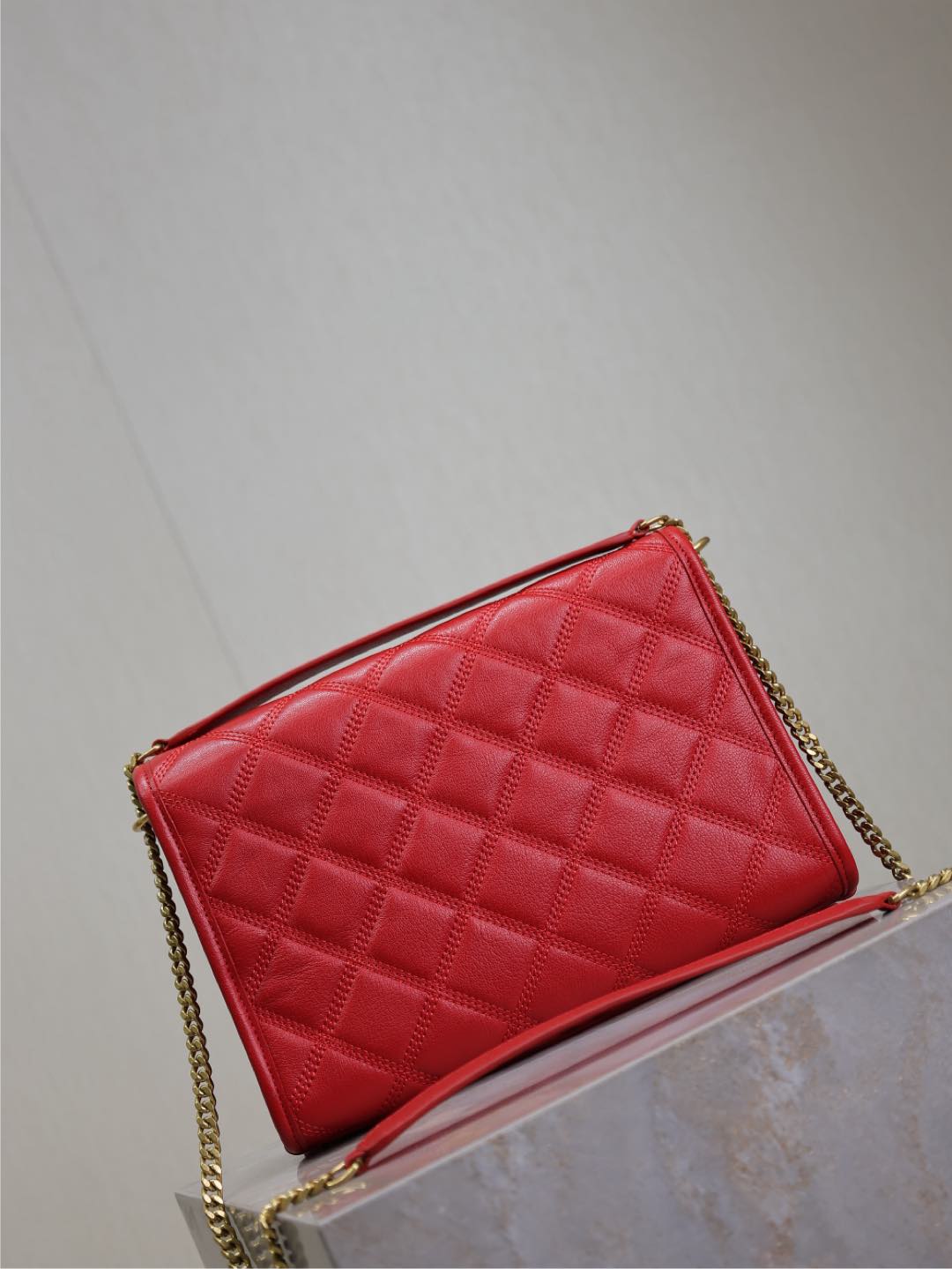 Luxury Saint Laurent BECKY 25 IN RED QUILTED LAMBSKIN GOLD HARDWARE