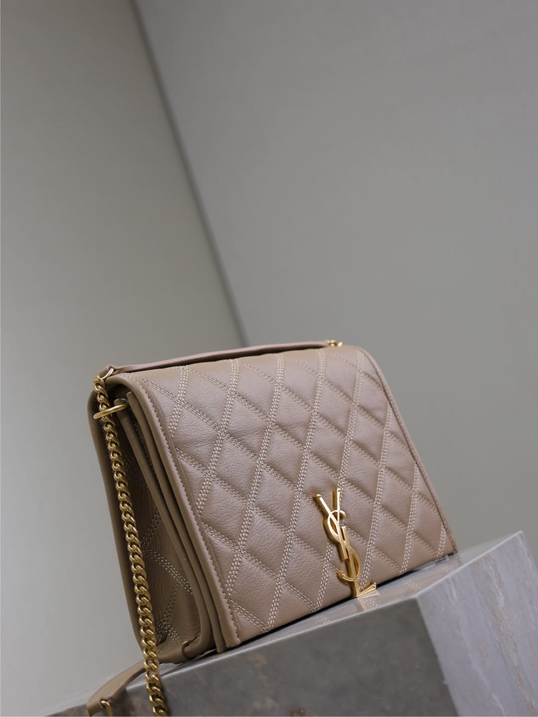 Luxury Saint Laurent BECKY 25 IN MEDIUM BROWN QUILTED LAMBSKIN GOLD HARDWARE