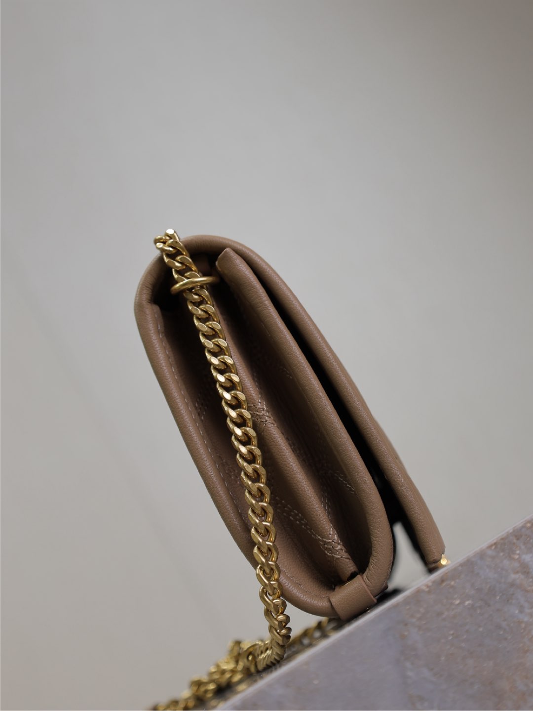 Luxury Saint Laurent BECKY 22 IN MEDIUM BROWN QUILTED LAMBSKIN GOLD HARDWARE