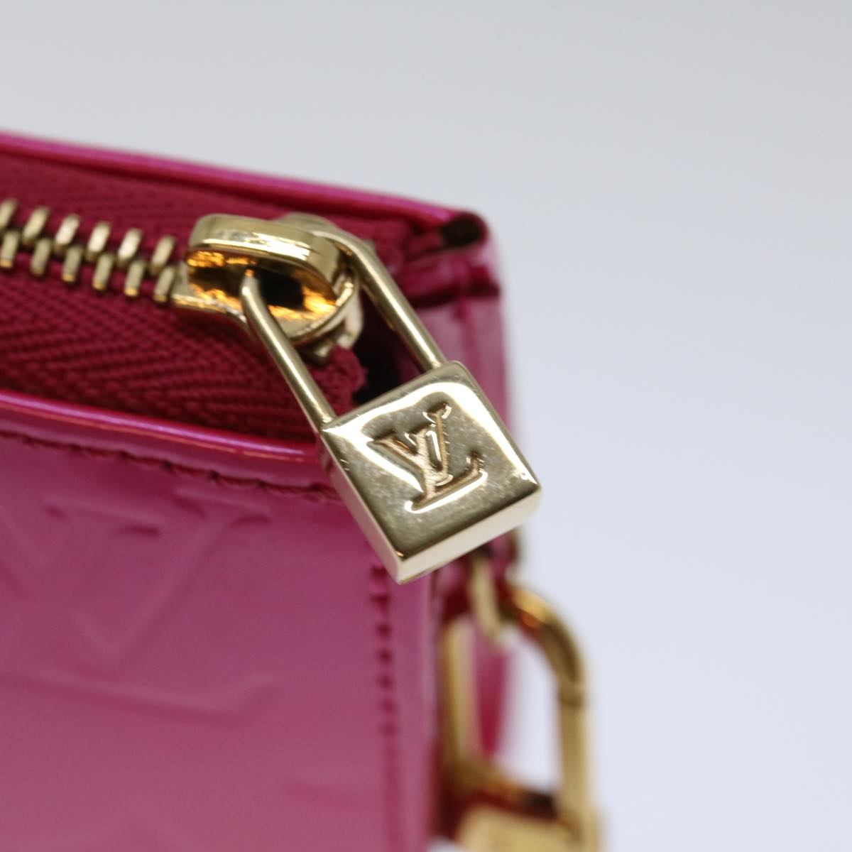 LOUIS VUITTON Monogram Vernis Lexington Pouch Fuchsia M91223 LV ki4319