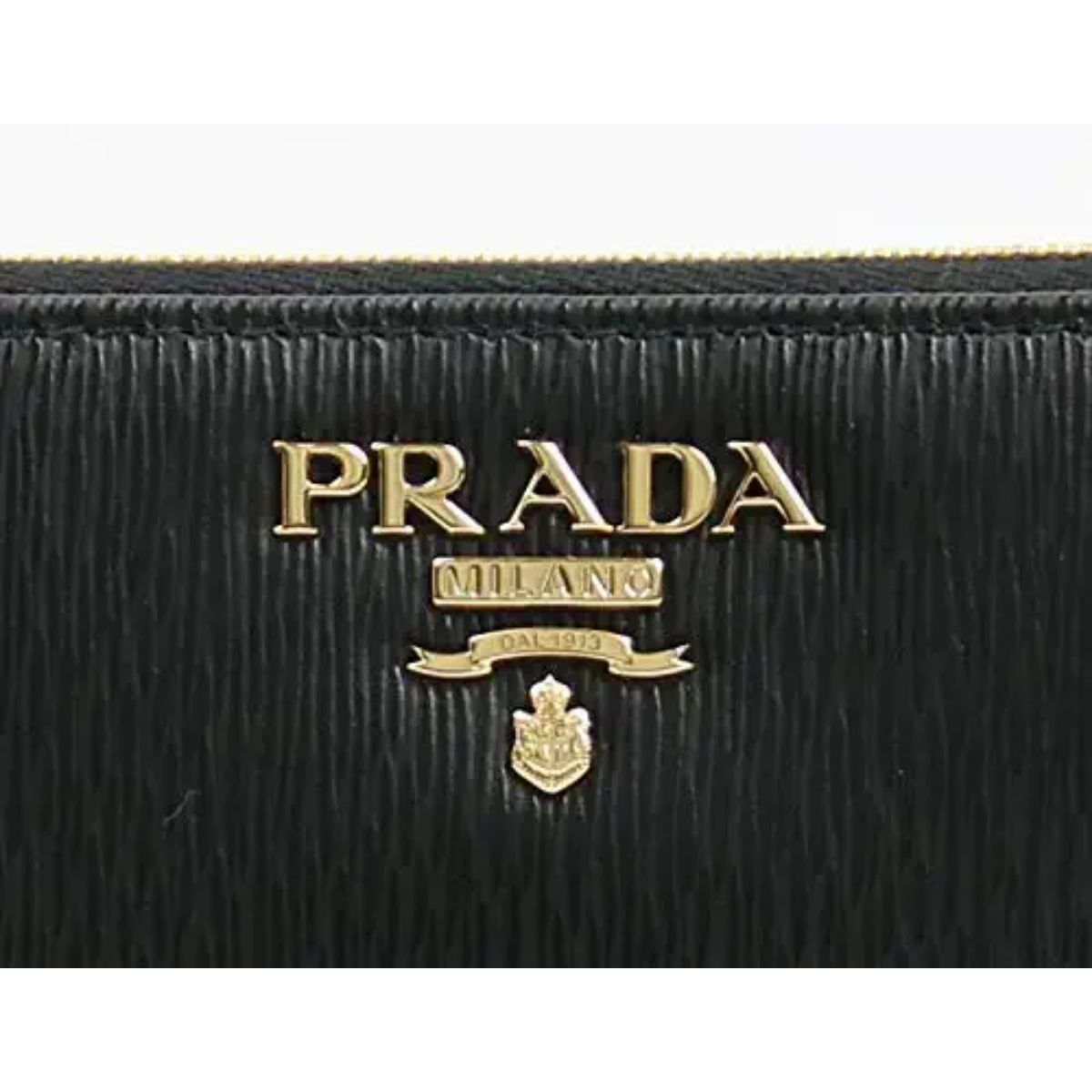 Luxury PradaBlack Vitello Move Leather Zip Around Wallet