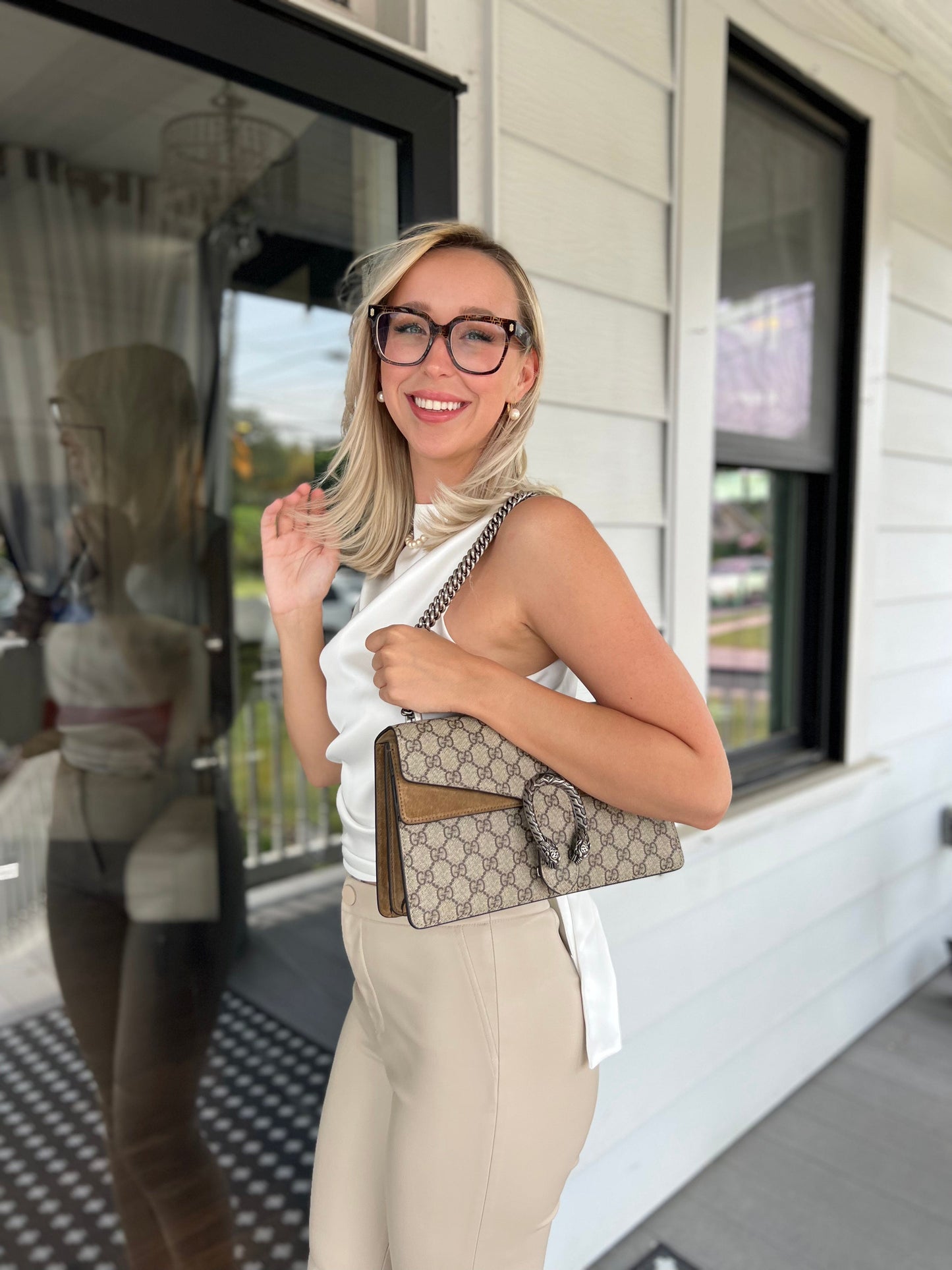Luxury Gucci GG Supreme Dionysus Medium Shoulder Bag