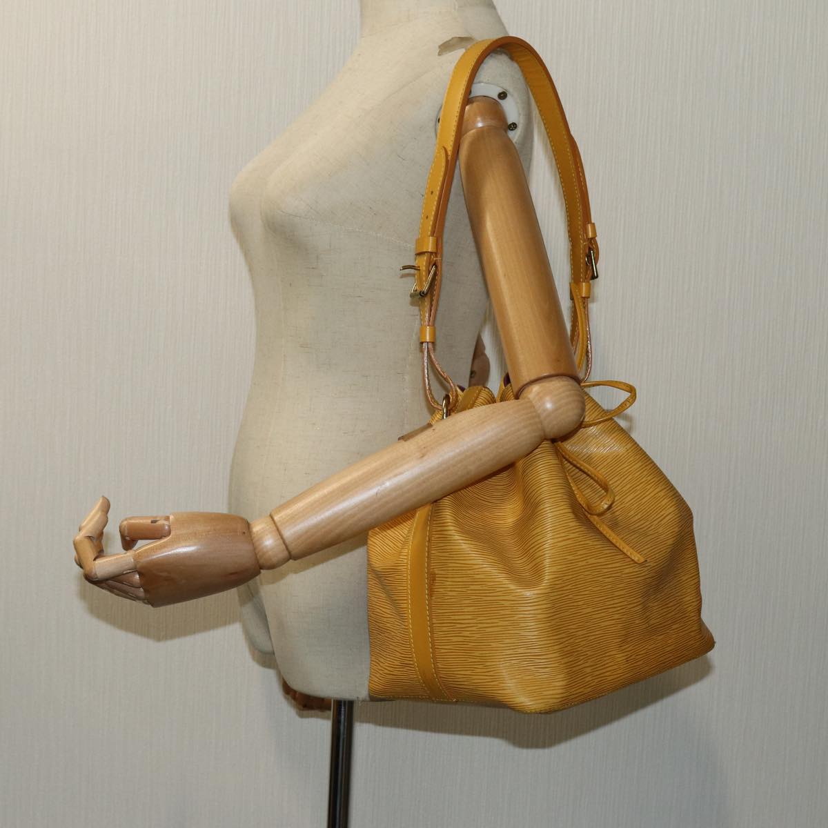 LOUIS VUITTON Epi Petit Noe Shoulder Bag Tassili Yellow M44109 LV th4754