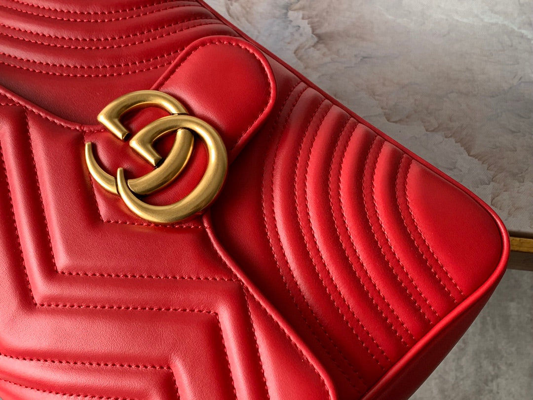 Luxury Gucci GG Marmont 26.5cm Red Calfskin Gold Hardware