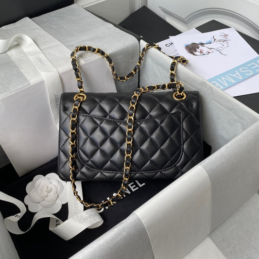 Luxury Chanel Medium Classic Flap Bag 23cm Black Lambskin Gold Hardware