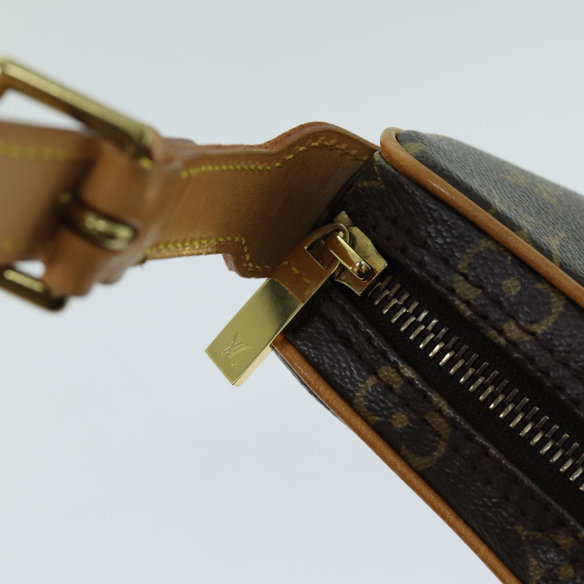 LOUIS VUITTON Monogram Pochette Croissant Shoulder Bag M51510 LV yk11546A
