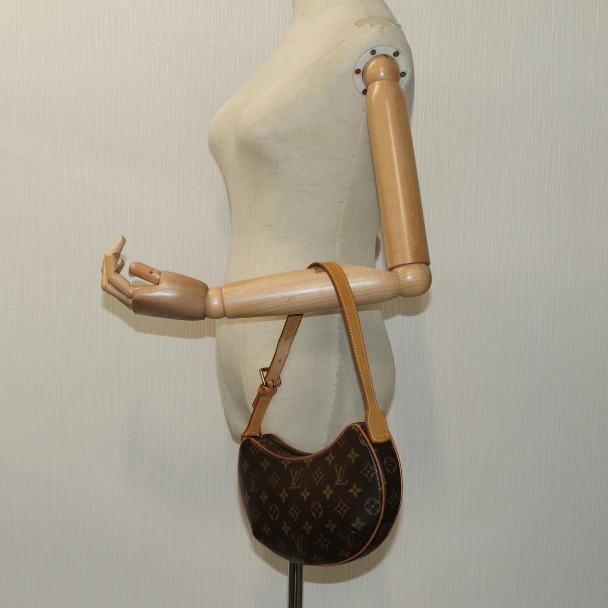 LOUIS VUITTON Monogram Pochette Croissant Shoulder Bag M51510 LV yk11546A