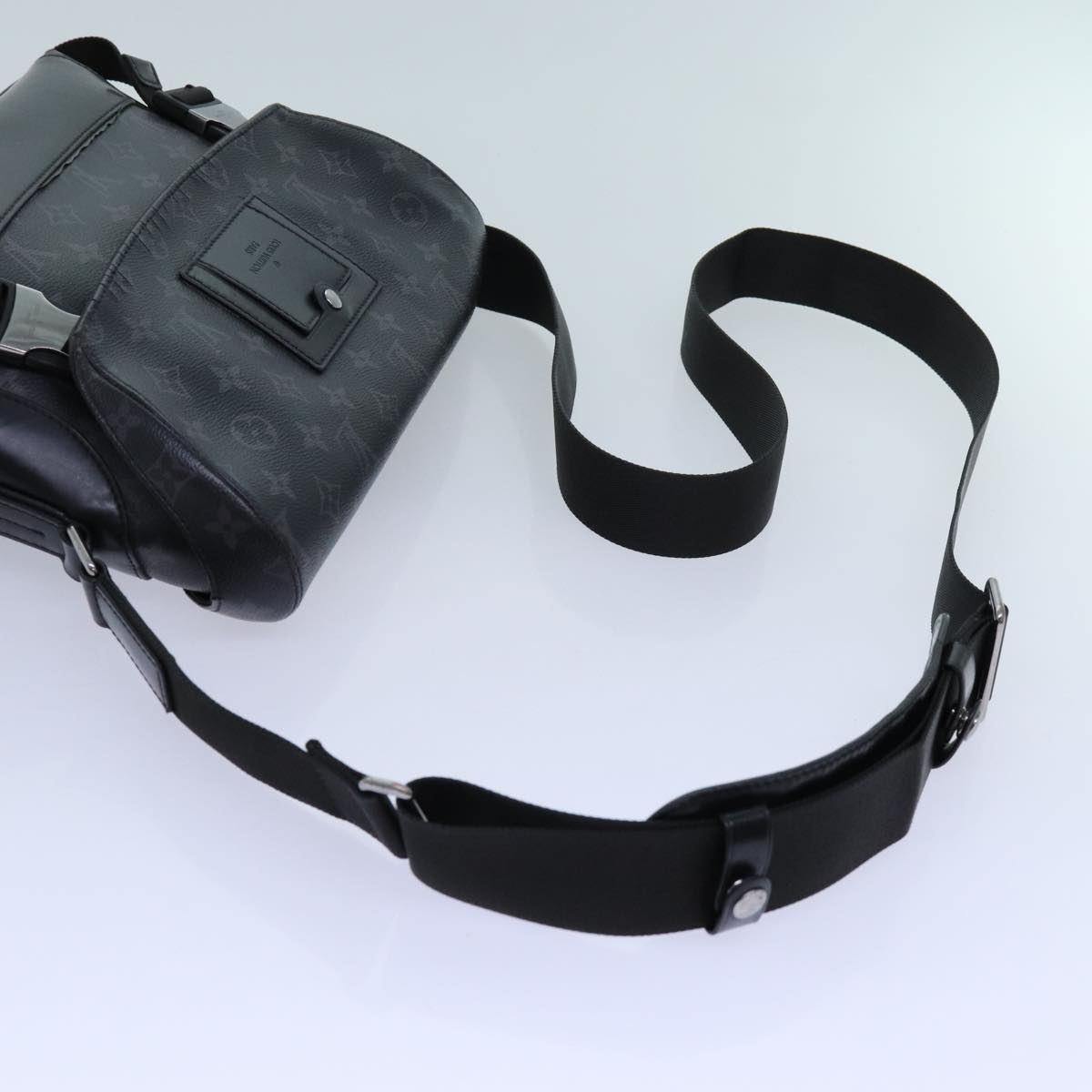 LOUIS VUITTON Monogram Eclipse Messenger Voyage PM Bag M40511 LV yk11672