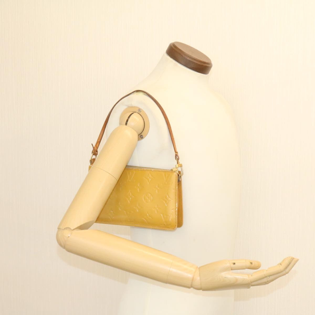 LOUIS VUITTON Monogram Vernis Lexington Pouch Beige Ｍ91010 LV yk2051