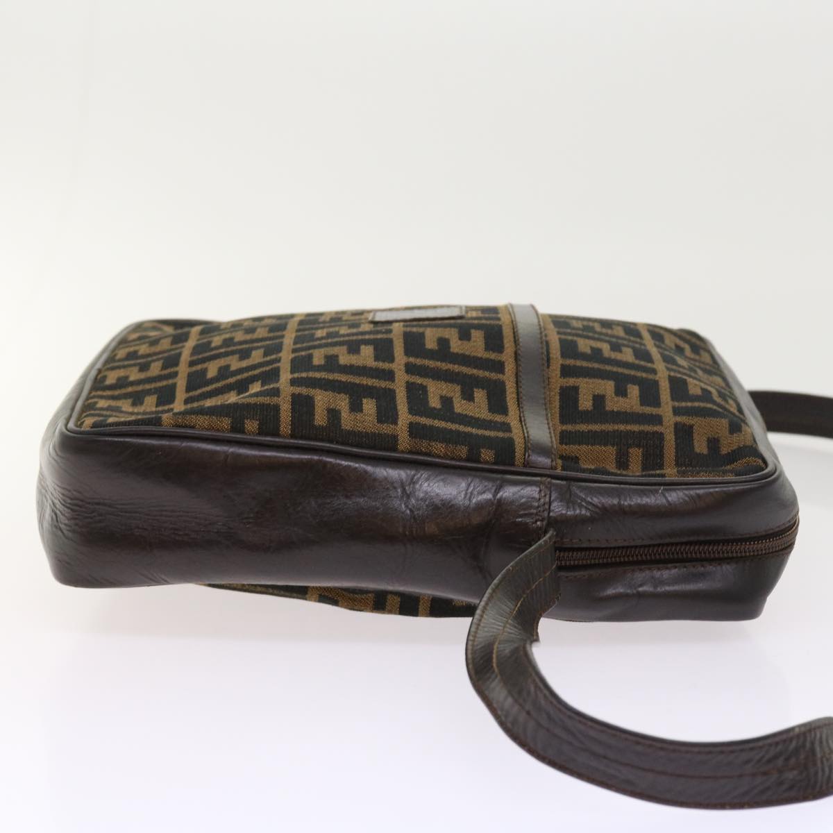 Luxury FendiZucca Canvas Shoulder Bag Vintage Brownyk8520